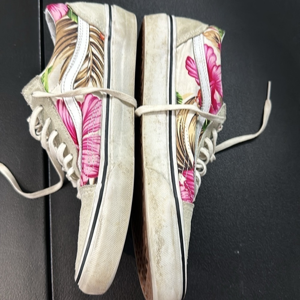 Vans size 9 pink and cream Floral Canvas Sneakers
